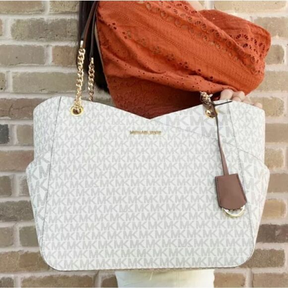 Michael Kors NWT Large Jet Set Travel Tote Handbag Signature Vanilla Gold Chain - Picture 10 of 12